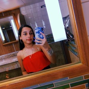 Meet your Posher, Alia